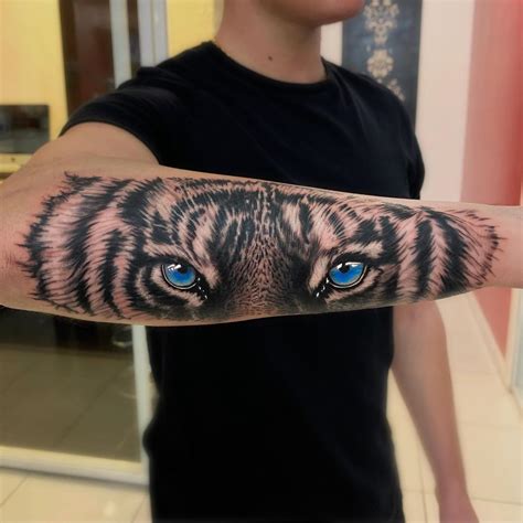 What To Know About The Dangers Of Eye Tattoos And Tiger Tattoo With Red