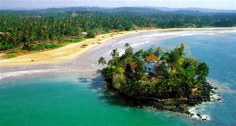 Sri lankan authorities are preparing for an oil spill from a sunken container ship after efforts to tow the vessel into deeper waters failed. Weligama | Sri Lanka Expert | Vakanties | Fly & Drives ...