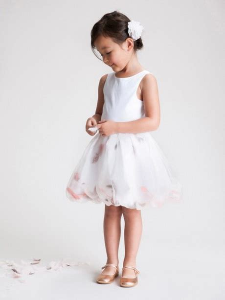 Il n'est pas facile de choisir la robe d'enfant d'honneur, vous avez un large choix d'options. Robes demoiselle d honneur enfant