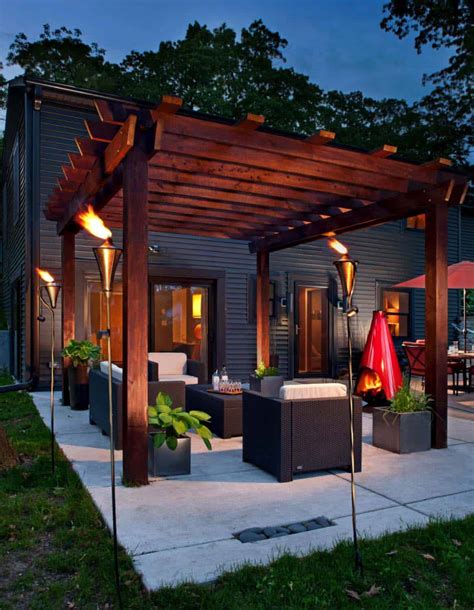 Amazingly Cozy Backyard Retreats Designed For Entertaining