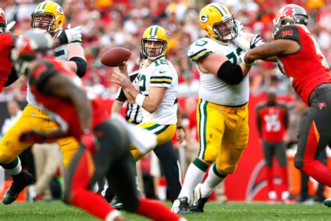 The green bay packers take on the tampa bay buccaneers during week 6 of the 2020 nfl season. Pewter Preview And Predictions: Bucs vs. Packers | Pewter ...