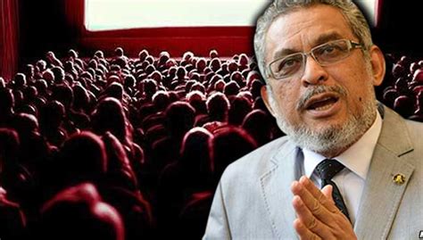 The very first planned town of the country, petaling jaya has became malaysia the most popular city amongst visitors and city dwellers. Pawagam hanya dibenarkan di pinggir Shah Alam | Free ...