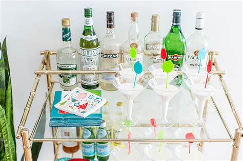 10 Things You Need To Style Your Christmas Dinner Table - Dream Green DIY