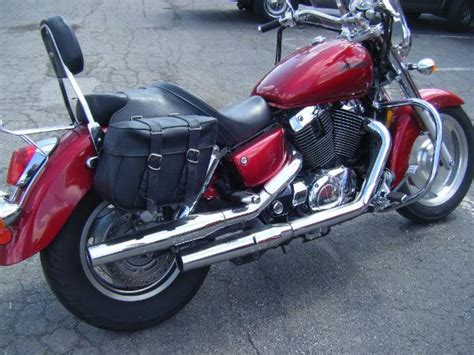 And check out the rating of the bike's engine performance, reliability, repair costs, etc. 2004 Honda Shadow Sabre - Moto.ZombDrive.COM