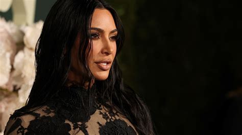kim kardashian shares video of her psoriasis flare up ‘i ve tried everything hollywood