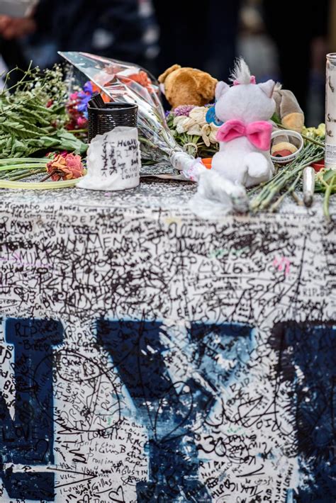 photos see the touching memorial set up in times square for crash victim alyssa elsman abc7