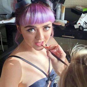 Maisie Williams Nude And Hot Pics Porn Video
