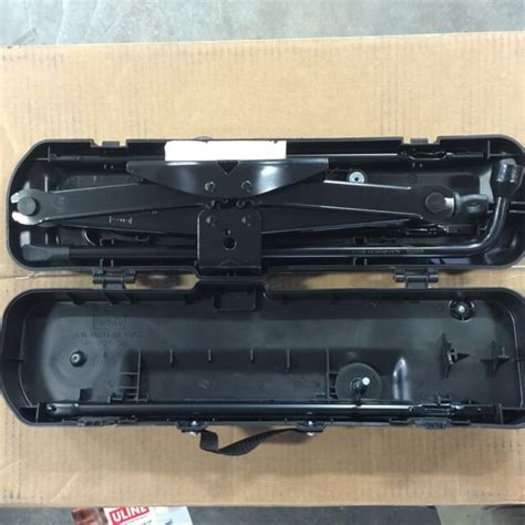 Original Oem 2009 2015 Ford F150 Jack And Tool Kit Ex Lent Condition