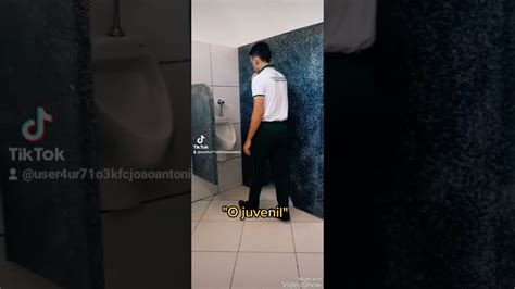 Pessoas Mijando No Banheiro YouTube