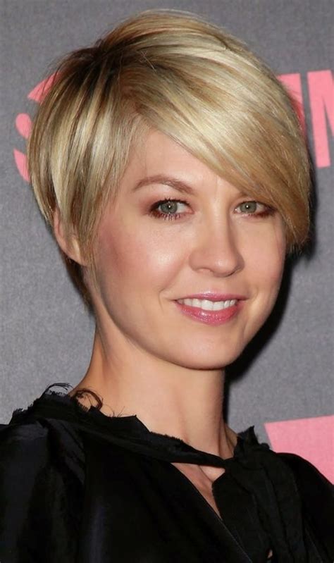 If you have a thin face a short bob hairstyle with an even cut is best for you. 55 Beautiful Short Hairstyles For Plus Size Women - Her ...
