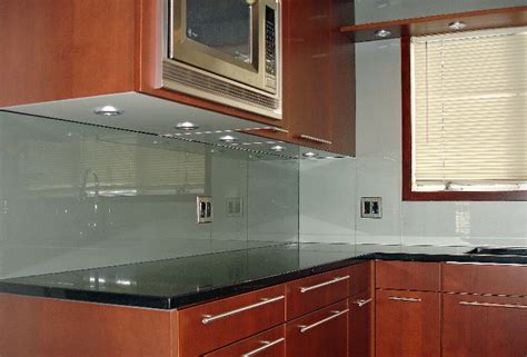 We like the look of the trendy back painted glass backsplash but it is too expensive to have it custom made. Chicago Backpainted Backsplashes : EstateRegional.com
