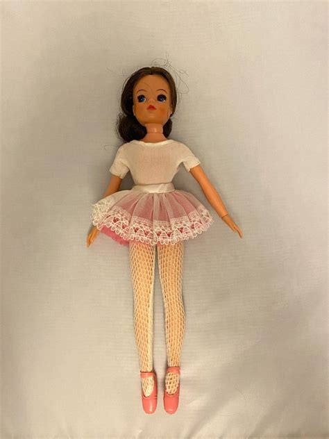 1977 Boxed Pedigree Active Sindy Doll Ballerina 44654 Brunette Brown