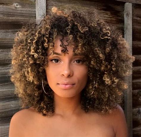 30 Natural Curly Hair Blonde Highlights Fashion Style