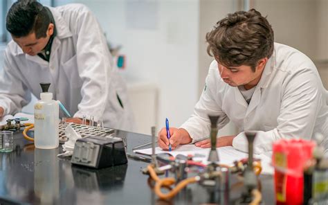 Laboratorio De Química Udem