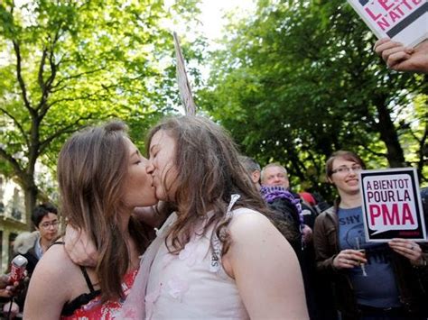 France Becomes 14th Country To Legalize Gay Marriage