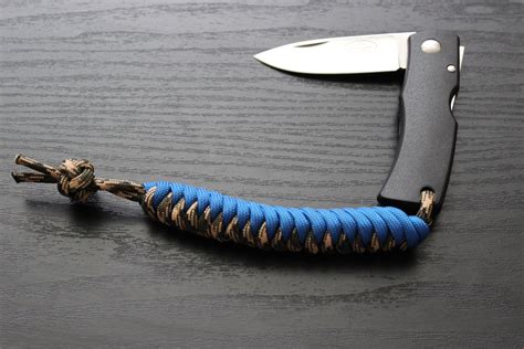 The lanyard knot is an essential knot to know in the paracord crafts. How to: Make a Snake Knot Lanyard for Your Knife - The Knife Blog