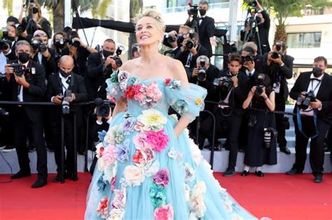 Sharon Stone Cautiv Cannes Con Una Dram Tica Pieza De Dolce Gabbana