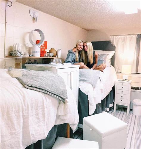 Ritz Carlton Or College Dorm Room You Tell Us These Dorm Rooms Defy