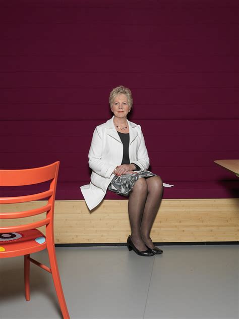 Greet·ed , greet·ing , greets 1. Greet Prins, directeur/puinruimer