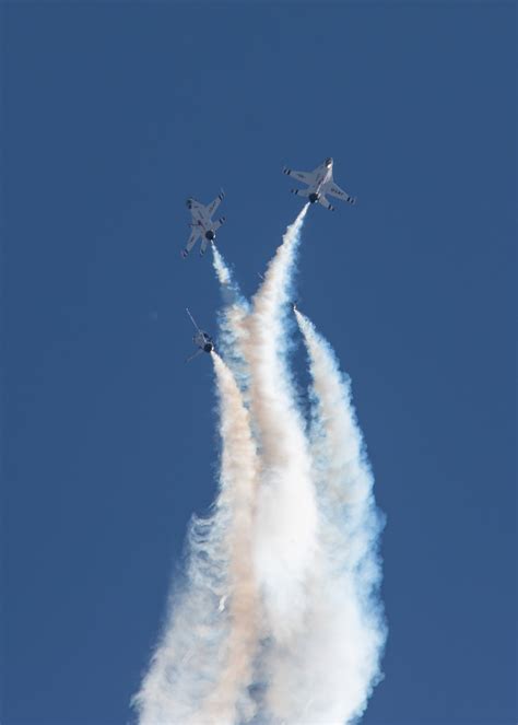 Dvids Images Us Air Force Thunderbirds Perform At Oregon