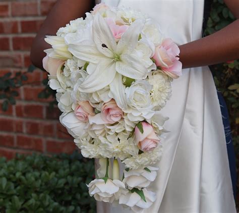 Simple To Make Beautiful Diy Cascading Wedding Bouquet Cascading