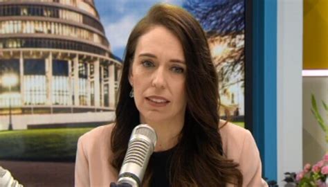 Jacinda Ardern Defends Decision Not To Lock Down COVID Case S Auckland Apartment Building