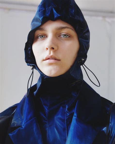 Pin By Kim Floyd On Outerwear Fashion Outerwear Hijab
