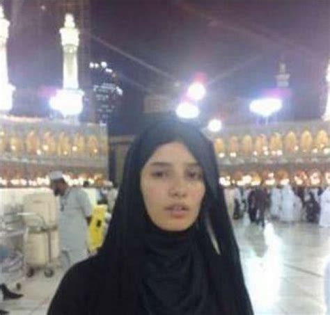 استغاثت الإعلامية بسمة وهبة، بأصدقائها المقربين منها بعد نشوب حريق في مركبها بمارينا، بالساحل الشمالي خلال قضاء الإجازة، عبر حسابها الشخصي على موقع تبادل الصور والفيديوهات الشهير إنستجرام. بالصور: فنانات "الإثارة" بالحجاب وبدون ماكياج في الحرم ...