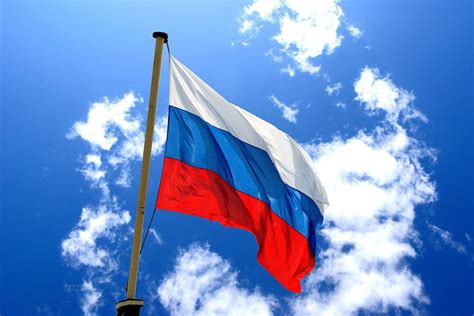 Российский флаг: как выглядит и что означают цвета триколора, история ...