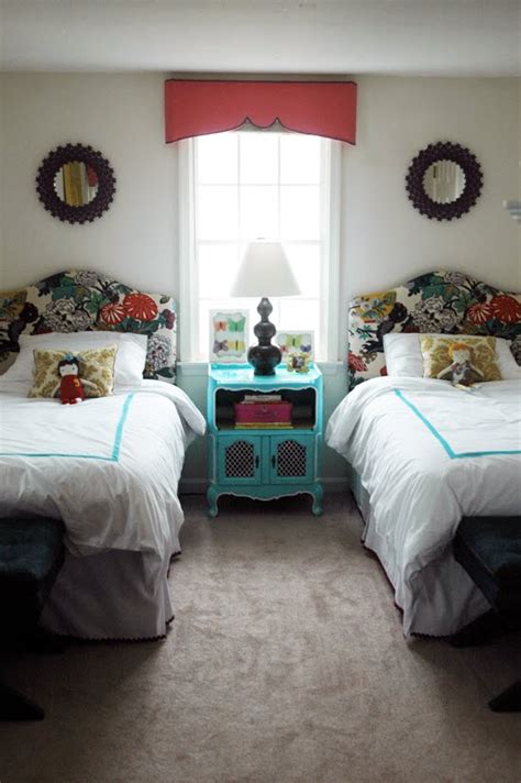 20 Marvelous Twin Bedroom Design Ideas