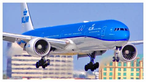 Klm Boeing 777 300er Landing Youtube
