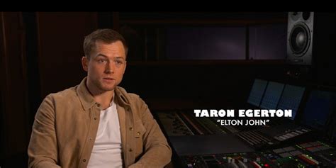 Rocketman Taron Egerton Parla Di Elton John In Una Featurette Dal Blu