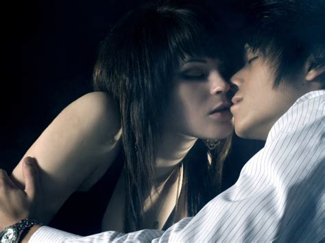 Passionate Pair Wallpapers And Images Wallpapers Pictures Photos