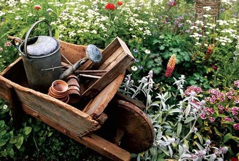How To Plant An English Cottage Garden