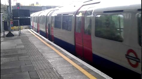 London Underground Bakerloo Line 1972 Tube Stock Arrives At Willedsen