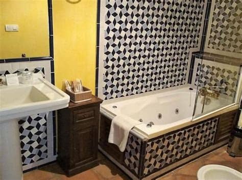¿os imagináis celebrar vuestra boda en un antiguo palacete renacentista construido en el s.xvi y ubicado en el. HOTEL CASA DEL CAPITEL NAZARI Granada Ciudad - Granada