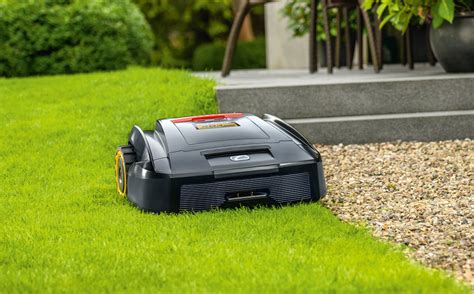 Robot Lawn Mower Mow Your Lawn Without Effort Hospitalpuigcerda