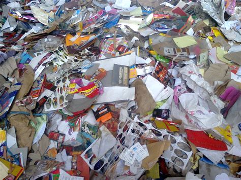 Anda mencari info tentang harga besi bangunan terbaru ? Harga Barang Bekas, Besi Tua, Kertas, Kardus, Plastik ...