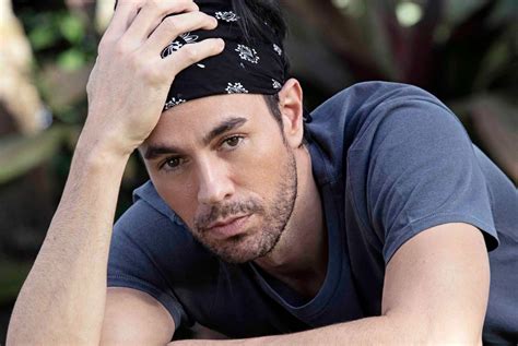 La Histórica Venta Del Catálogo Musical De Enrique Iglesias