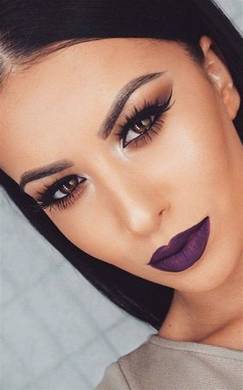 How To Wear The Dark Purple Lipstick Like A Star Purple Lipstick