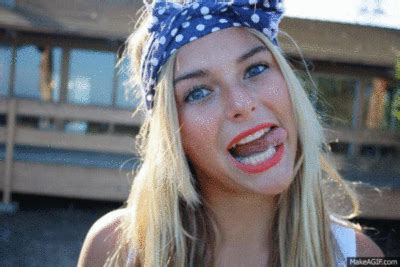 Blonde Hippie Girl Gif ID 2268 Gif Abyss