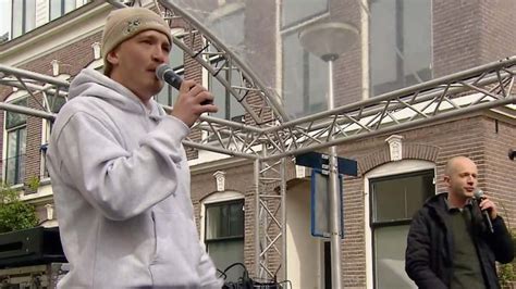 Rapper Snelle Verrast Na Mislukte 1 April Grap Alsnog Basisschool RTL Nl