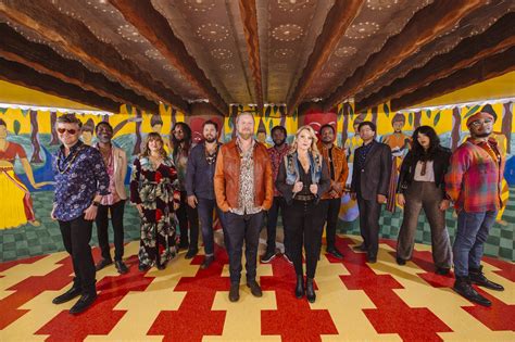 Tedeschi Trucks Band Takes Up Laylas Point Of View On Four Part ‘i Am The Moon Project No