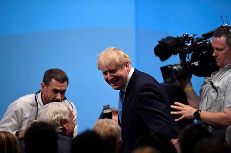 Alexander boris de pfeffel johnson; בוריס ג'ונסון נבחר לראש ממשלת בריטניה