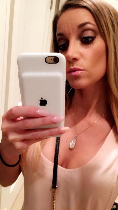 Jeana Pvp Snapchat Cleavage 7 Pics Sexy Youtubers