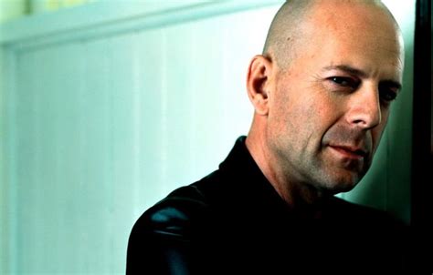 Free Download Wallpaper Bruce Willis Bald Celebrities 1600x1200 For