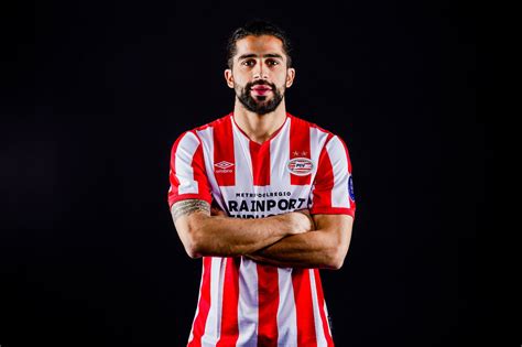 Official: PSV confirm signing of defender Ricardo Rodriguez from AC Milan