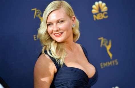 Kirsten Dunst Huge Tits At The Emmys 15 Bilder