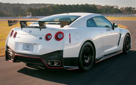 testing the nissan gt r nismo s record run at the nürburgring