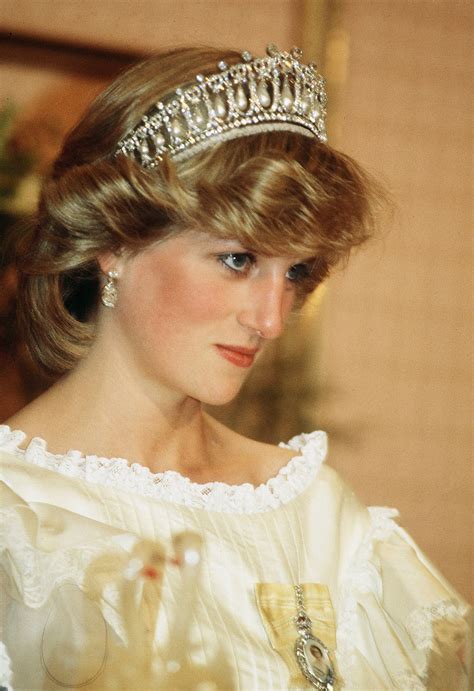 She was the first wife of charles. LETAGE :: BLOG OFICIAL: Mulheres que amamos: Princesa Diana